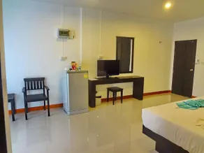 Naiharn Retreat Resort - Image 5