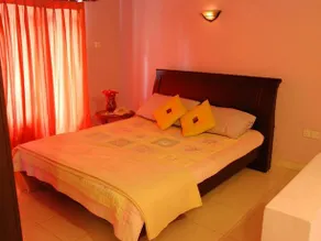 Riverside Holiday Bungalow - Image 4