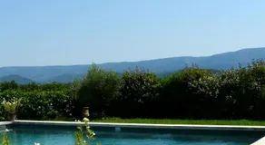 Mas Provencal climatise avec Piscine Privee et Securisee, situe en campagne de Gordes au cœur du Lub - Image 4