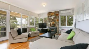 DROMANA BEACH SHACK... - Image 3