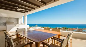 Casa Yvonne Modern Amenities near Exclusive Golf Course Sleeps 16 - Image 3