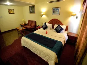 OYO Rooms Dairy Den Circle - Image 5