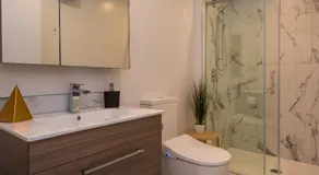 Penthouse with park view - Image 2