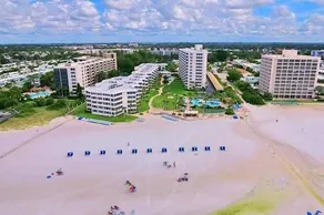 Sarasota Surf and Racquet Club - Image 2