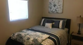 Charming 2 Bedroom House - Image 5