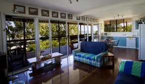 Round Hill Cottage - Image 3