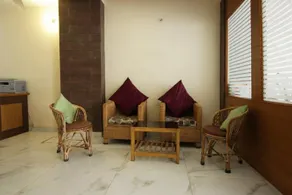 Hotel Devoy Inn - Image 2