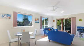 Parco Vista Unit 9 - Central Coolangatta easy walk to beaches and shops - Image 2
