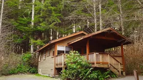 Evergreen Forest Cabins - Image 2
