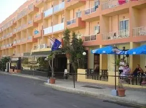 Qawra Inn Hotel - Image 2