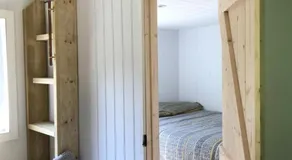 Huck's Cosy Cabin (with log burner) - Image 3