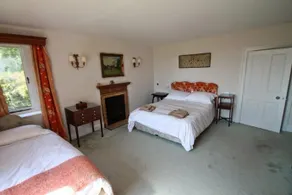 Chapel Knap - Image 4
