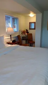 Hummers Haven Bed and Breakfast - Image 3