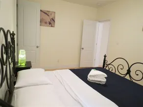 Hamilton Heights Deluxe - Image 3