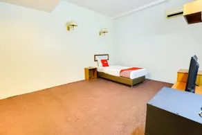 Hotel Mandarin Inn by OYO Rooms - Image 5