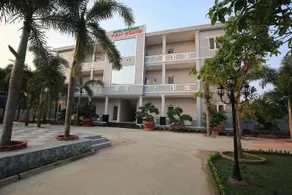 Ven Song Riverside Hotel - Image 1