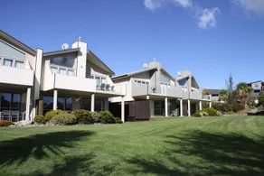 Distinction Wanaka Serviced Apartments - Image 5