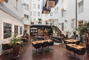 Clarion Collection Hotel Plaza - Image 2