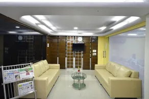 OYO Rooms Masab Tank Flyover - Image 3