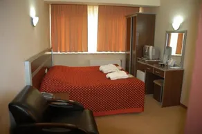 Grand Lion Hotel - Image 2