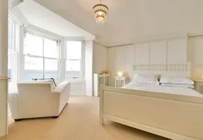 Sea House Sussex - Image 3