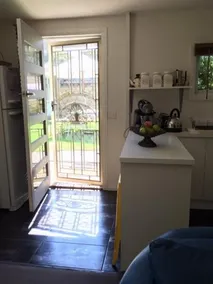 Petite Provence Cottage - Image 3