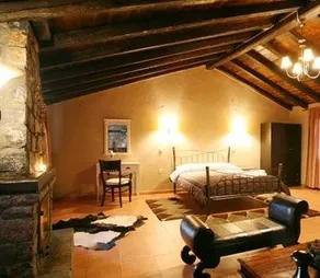 Grand House Suites - Image 2