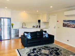 Balmoral Apartment Binalong Bay - Image 1