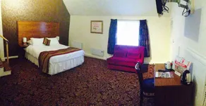 The Three Tuns Hotel Wetherspoon - Image 5
