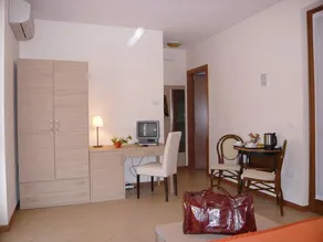 Abelia - Image 4