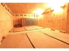 Golden Beach Hotel - Image 2