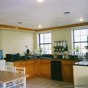 Discovery Inn - Image 2