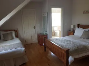 Greenlawn Lodge - Image 2