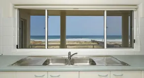 Beach House- 45 Curtis Parade - Image 4
