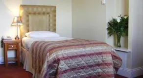 O'Loughlin's Hotel - Image 3