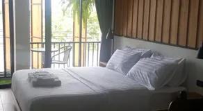 Saya Loft Hostel Lopburi - Image 3