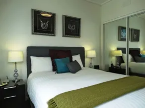 Alpha Apartments Melbourne - Image 2