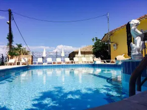 Konstantis Aparthotel - Image 1
