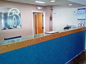 Americas Best Value Inn Moline - Image 3