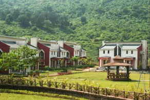 Hotel Mohili Meadows Resort - Image 2