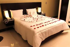 Laurent's Deluxe Hotel - Image 5