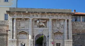 Mosaic Apartments - Image 2