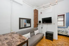 Cozy Two Bedrooms near Times Sq - NYC - Image 5