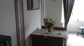 "New entire flat Zone2 - 20min to Central" - Image 3