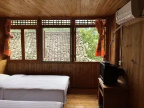 Longsheng Qijiantang Chinese Inn - Image 2