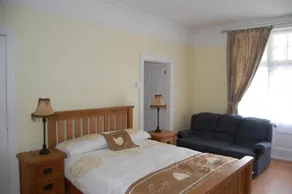 Garden View Guest House - Image 2