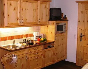 Apartamento vacacional con barbacoa, jacuzzi y jardín - Image 4