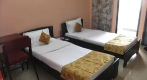Dee Comfort Inn Guest House - Image 4