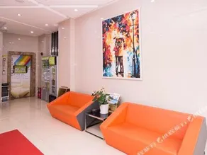 Meet The Fashion Hotel - Image 4