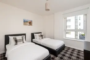 Britannia Quay Apartment - Image 2